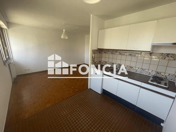 Location Studio 29.31 m² - 60 RUE JEAN MARTIN Marseille 13005