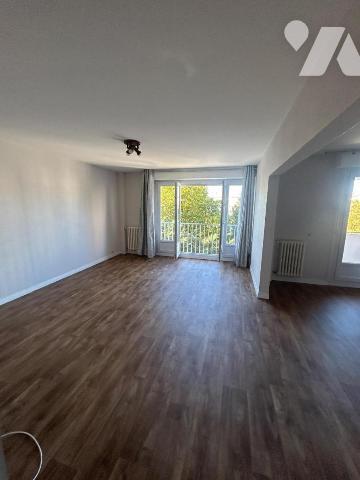 Lorient proche centre , Appartement 105 m2, 4chs, balcons , garage