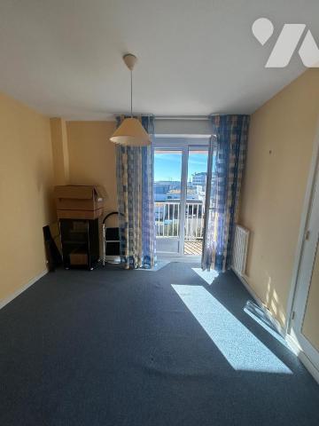 Lorient proche centre , Appartement 105 m2, 4chs, balcons , garage