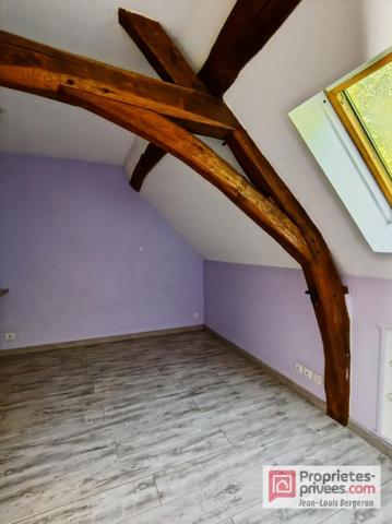 Maison de caractère avec bois et caves troglodytes