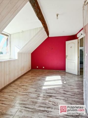 Maison de caractère avec bois et caves troglodytes