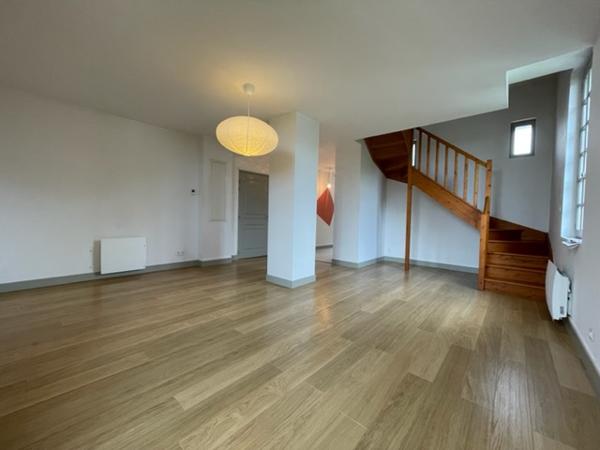 Appartement T2 Duplex dans Bâtisse Historique - Saintes Rive Gauche, Cœur de Ville Saintes (17100)