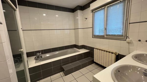 Maison 5 pièce(s) 131.67 m²