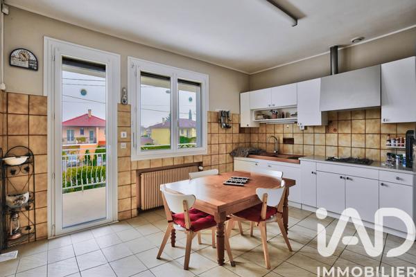 Maison à vendre 5 pièces 145 m² Meyzieu