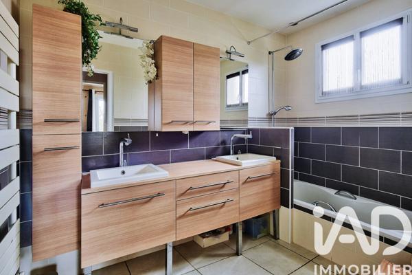 Maison à vendre 5 pièces 145 m² Meyzieu