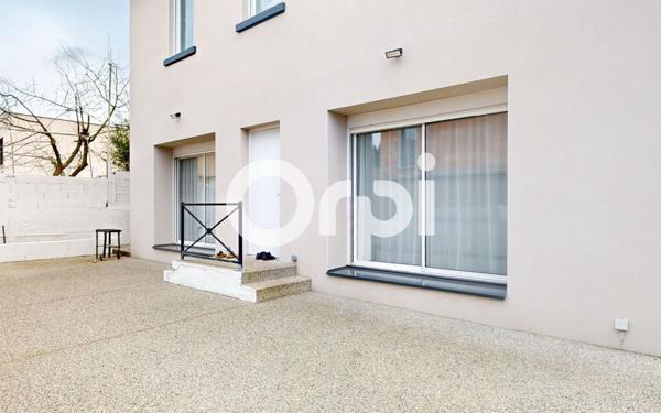 Maison à vendre    8 pièces • 200 m2 Bron