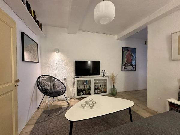 Charmante maison de village avec terrasse tropézienne