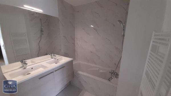 Appartement à louer 3 pièces 55.04m²