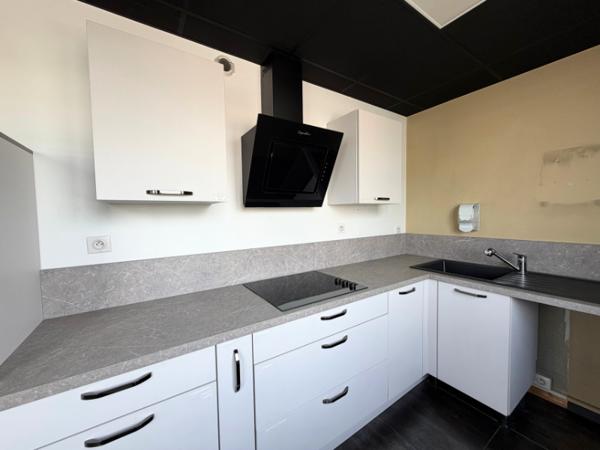 Bureau
         10 pièces
        - 178 m² 238 500 € *