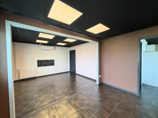 Bureau
         10 pièces
        - 178 m² 238 500 € *