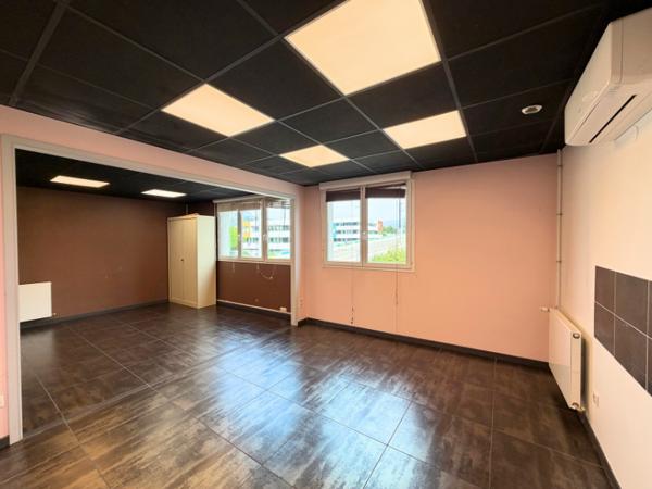 Bureau
         10 pièces
        - 178 m² 238 500 € *