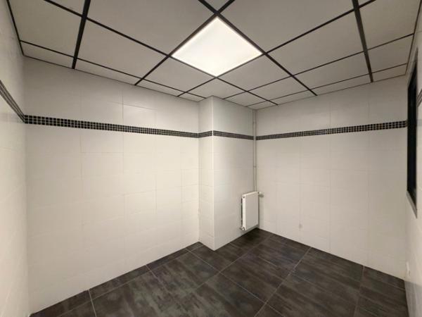 Bureau
         10 pièces
        - 178 m² 238 500 € *