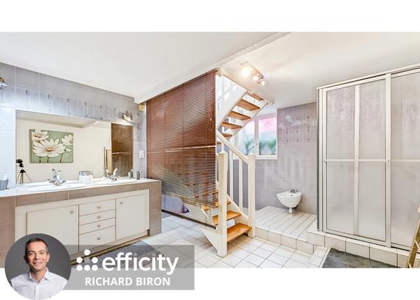 Appartement
         2 pièces
        - 65 m² 158 000 € *