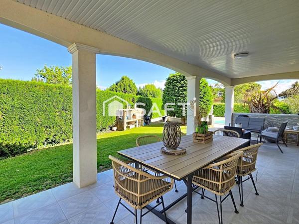 BELLES PRESTATIONS POUR CETTE MAISON AVEC PISCINE