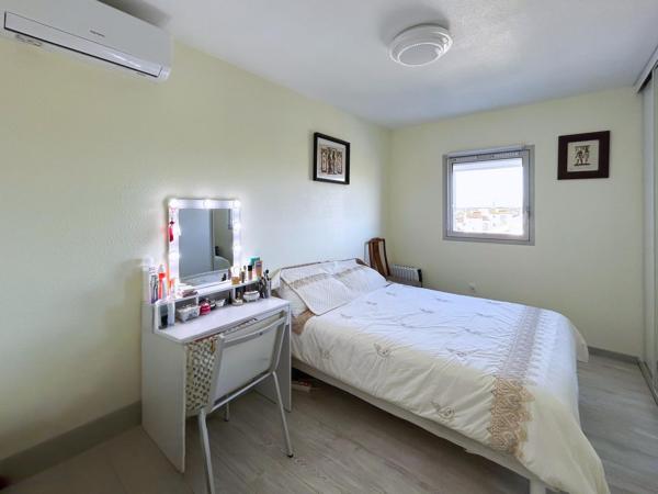 Appartement au village, 3 chambres, climatisé, vue mer