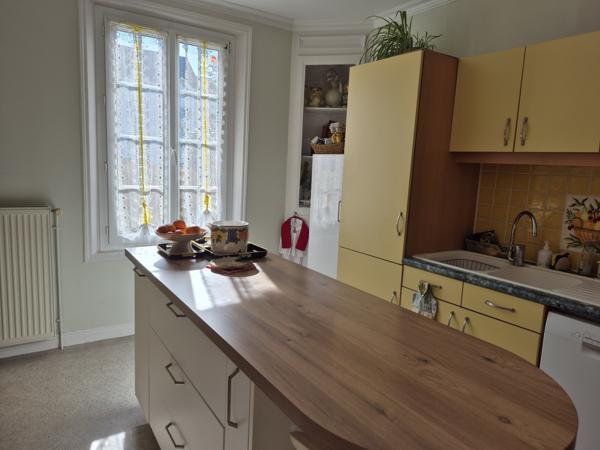 Maison
         6 pièces
        - 130 m² Exclusivité 246 000 € *