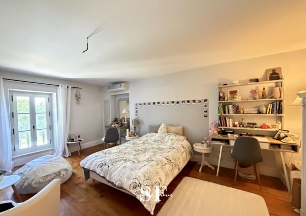 Maison 10 pièce(s) 7 chambre(s) 460 m²