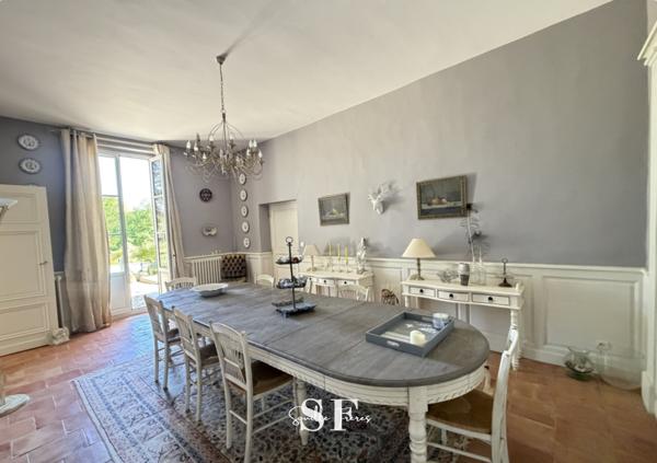 Maison 10 pièce(s) 7 chambre(s) 460 m²