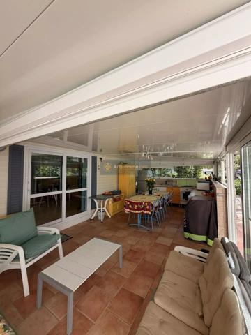 Vente                                                      Terrain
                        
                                         400 m2                     à Fréjus