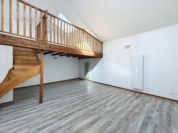 Appartement
         2 pièces
        - 51 m² 119 000 € *