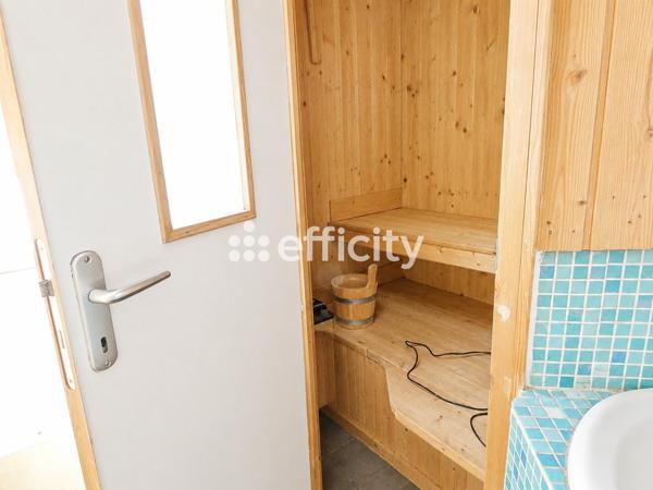 Maison
         8 pièces
        - 235 m² Bien prestige 815 000 € *