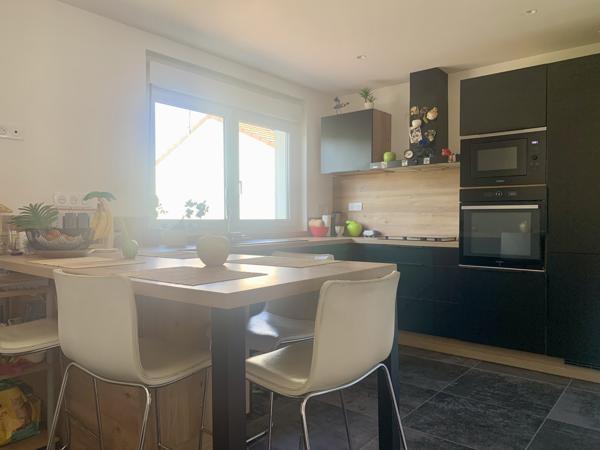 Maison
         4 pièces
        - 118 m² Exclusivité 239 000 € *