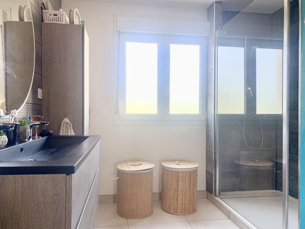 Maison
         4 pièces
        - 118 m² Exclusivité 239 000 € *
