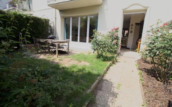 Maison familiale de 165 m2 édifiée sur un terrain de 194 m2