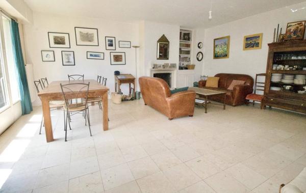 Maison familiale de 165 m2 édifiée sur un terrain de 194 m2