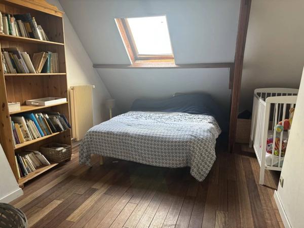 Maison familiale de 165 m2 édifiée sur un terrain de 194 m2