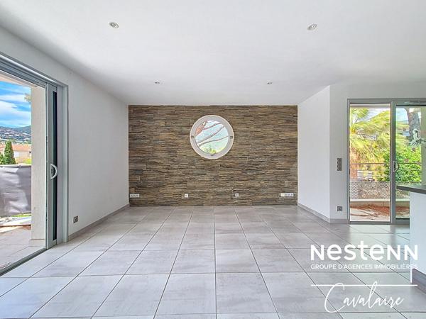 Appartement 3 pièces au calme au premier et dernier étage d'une copropriété intimiste avec stationnement et garage