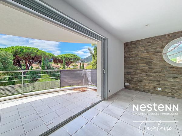 Appartement 3 pièces au calme au premier et dernier étage d'une copropriété intimiste avec stationnement et garage