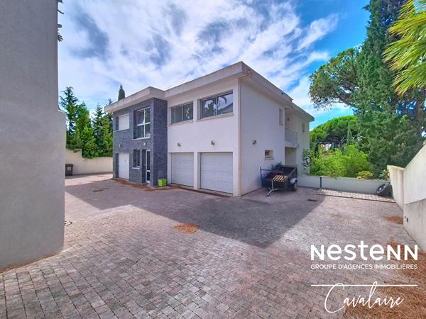 Appartement 3 pièces au calme au premier et dernier étage d'une copropriété intimiste avec stationnement et garage