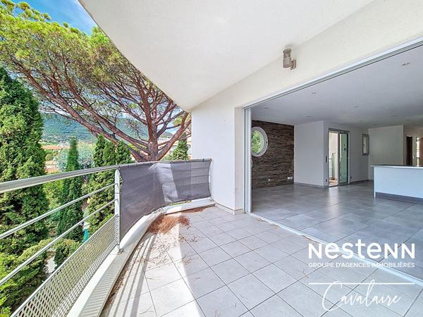 Appartement 3 pièces au calme au premier et dernier étage d'une copropriété intimiste avec stationnement et garage