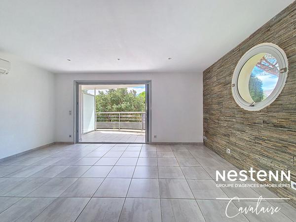 Appartement 3 pièces au calme au premier et dernier étage d'une copropriété intimiste avec stationnement et garage
