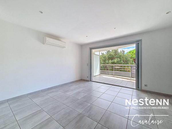 Appartement 3 pièces au calme au premier et dernier étage d'une copropriété intimiste avec stationnement et garage
