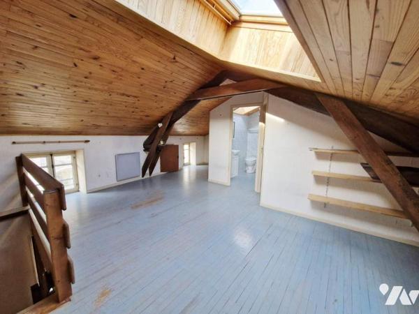 Maison de village mitoyenne à rénover