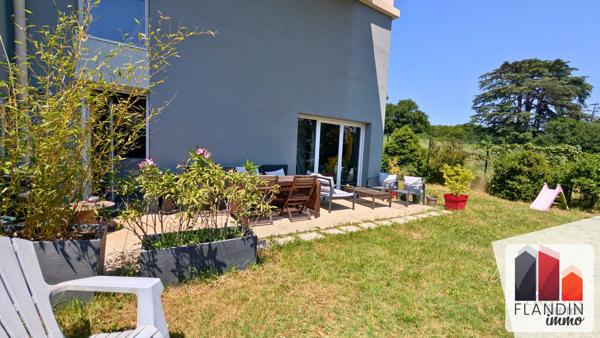 VERNAISON - Appartement duplex T4 - 3 chambres - Jardin 150 m²
