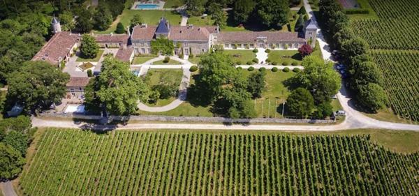Château d'exeption, vignoble, réception et hébergements, 20m de Bordeaux