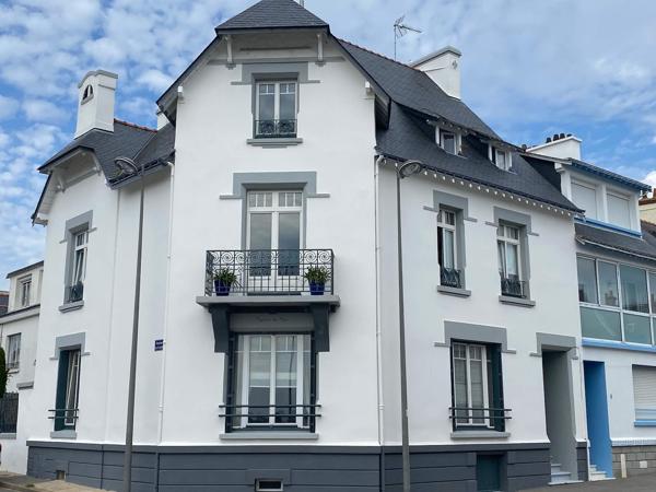 Superbe maison de maître vue mer Port Louis sous offre