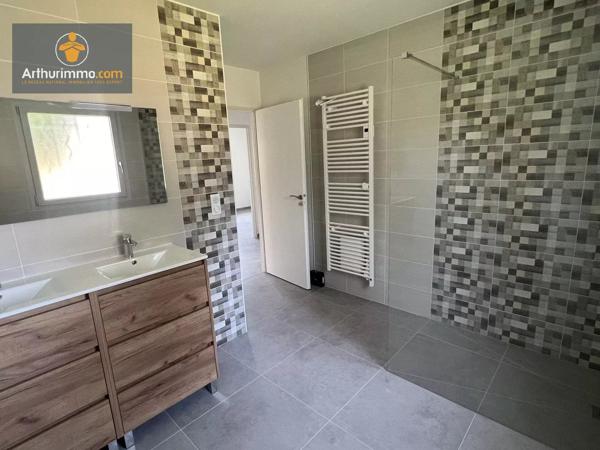 Vente                                                      Maison
                        
                     4 pièces                      105 m2                     à Casteljaloux