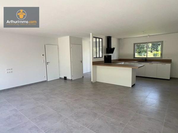 Vente                                                      Maison
                        
                     4 pièces                      105 m2                     à Casteljaloux