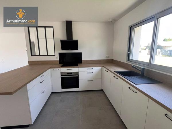 Vente                                                      Maison
                        
                     4 pièces                      105 m2                     à Casteljaloux