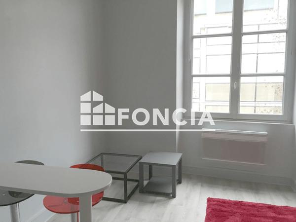 Location Studio meublé 15.54 m² - 4 PLACE DU CHATELET Orleans 45000