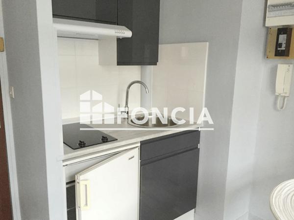 Location Studio meublé 15.54 m² - 4 PLACE DU CHATELET Orleans 45000