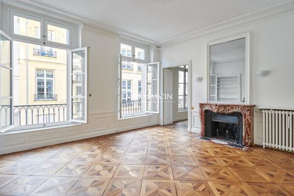 A VENDRE - Appartement - Paris - 75001 - Palais Royal - 4 pièces - 2 chambres - 104 m²