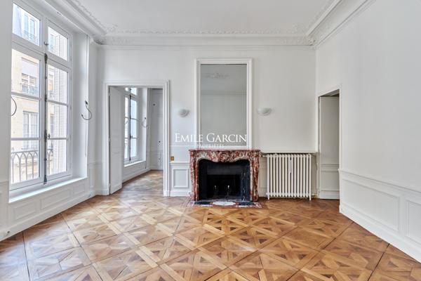 A VENDRE - Appartement - Paris - 75001 - Palais Royal - 4 pièces - 2 chambres - 104 m²