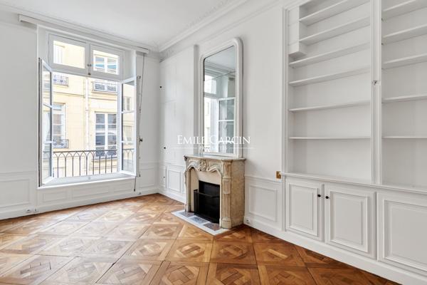 A VENDRE - Appartement - Paris - 75001 - Palais Royal - 4 pièces - 2 chambres - 104 m²