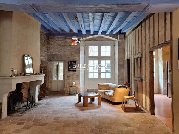 À VENDRE - Vézelay-Bourgogne 89- Hôtel particulier classé restauré-