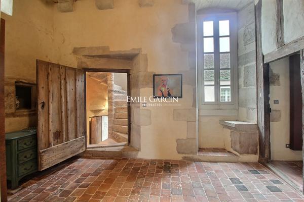 À VENDRE - Vézelay-Bourgogne 89- Hôtel particulier classé restauré-